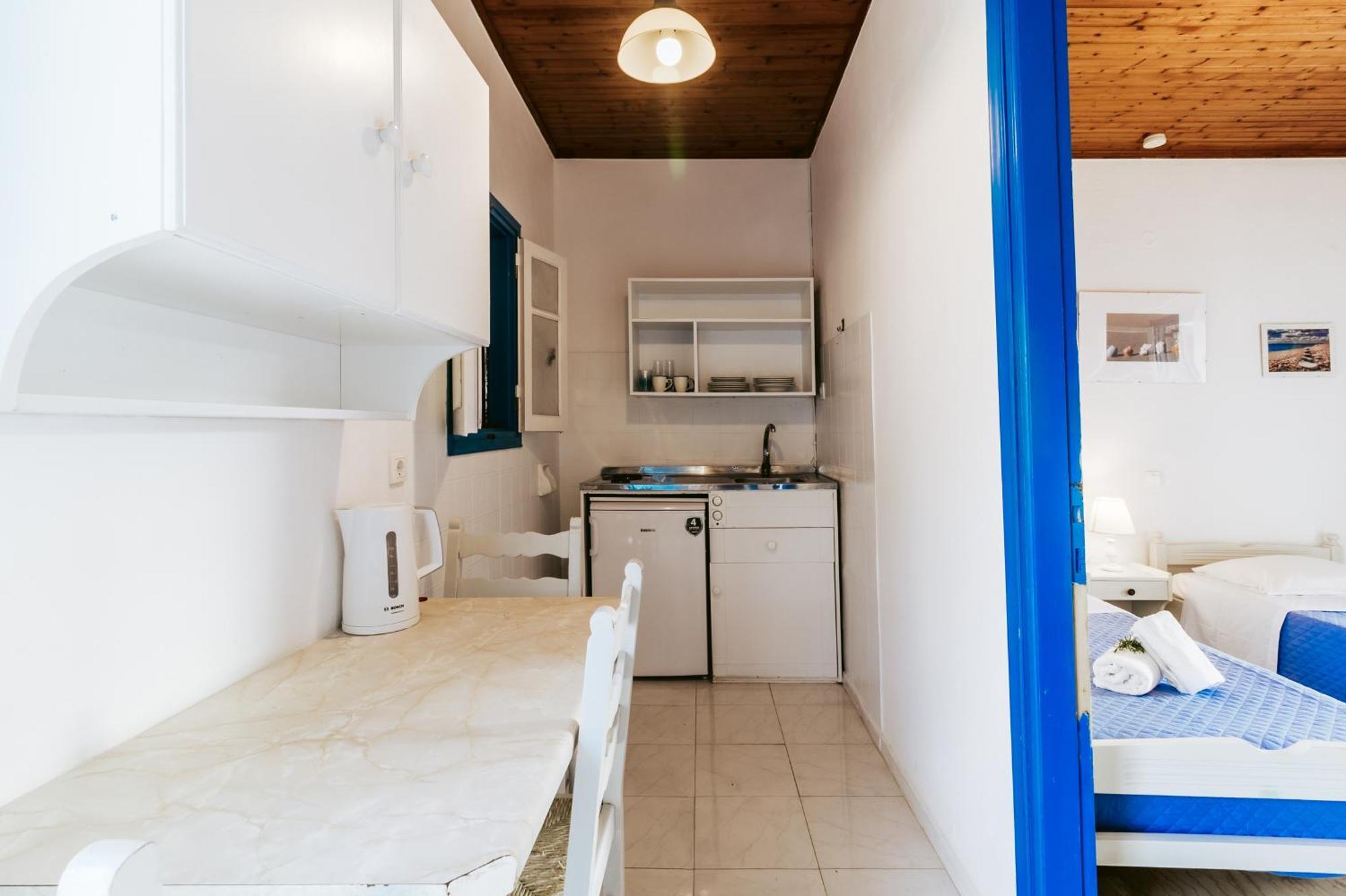 Sunflower Apartments & Studios Kassiopi Luaran gambar