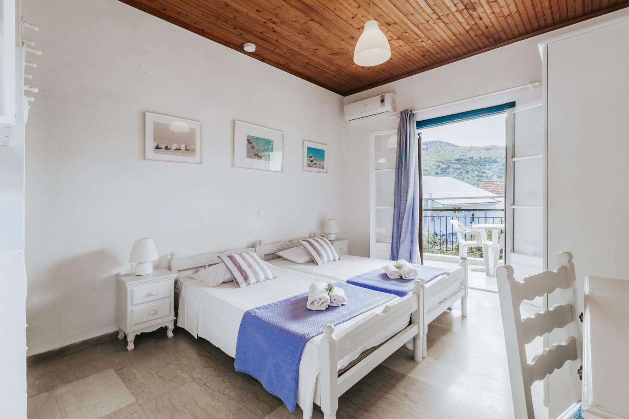 Sunflower Apartments & Studios Kassiopi Luaran gambar