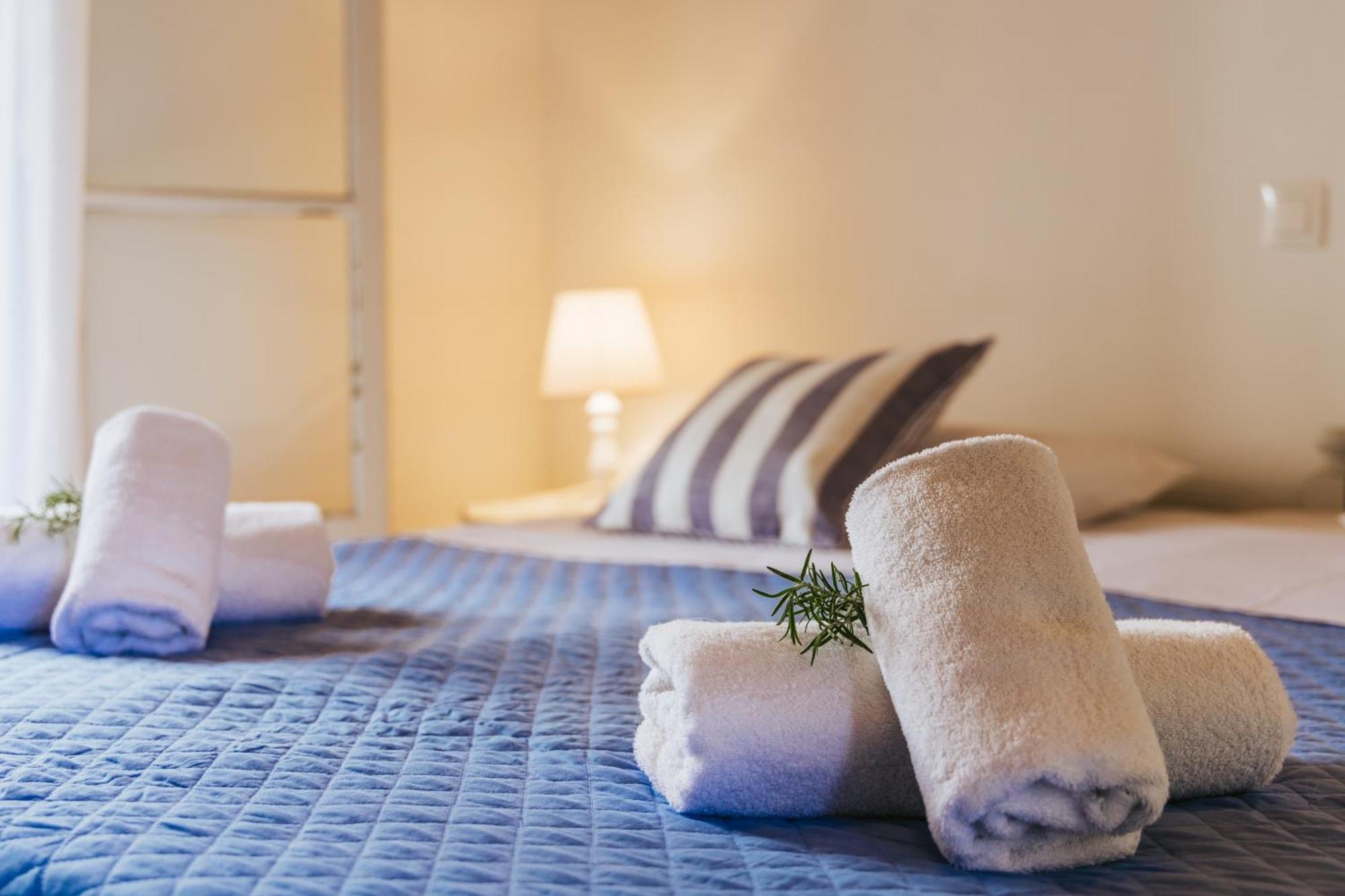 Sunflower Apartments & Studios Kassiopi Bilik gambar