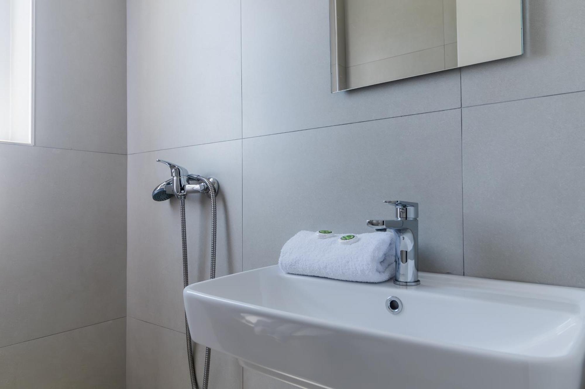 Sunflower Apartments & Studios Kassiopi Luaran gambar